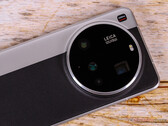 El Xiaomi 17 Ultra puede tener más en común visualmente con el resto de la serie Xiaomi 17 que el Xiaomi 15 Ultra fotografiado. (Fuente de la imagen: Notebookcheck)