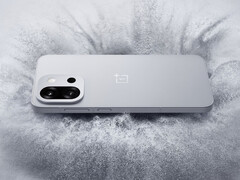 El diseño trasero del OnePlus 13T podría constituir la base de lo que está por llegar con el OnePlus 15 de este año. (Fuente de la imagen: OnePlus)