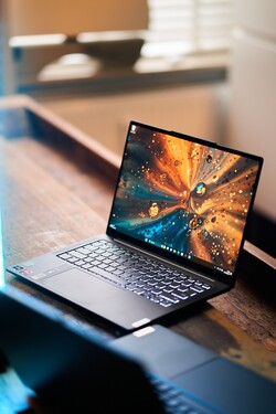 El Lenovo Yoga Pro 7 14 utilizado en este análisis ha sido amablemente proporcionado por: