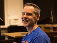 El compositor del DK Rap de Donkey Kong 64, Grant Kirkhope (fuente de la imagen: IMDB)