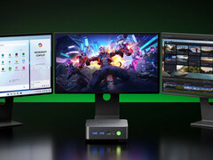 El mini PC NucBox K17 comienza en 544,99 dólares con el código de descuento especial. En la imagen: el mini PC conectado a tres pantallas.