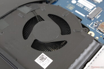 dos ventiladores gemelos de ~55 mm a 60 mm. Son esencialmente silenciosos cuando se navega en el modo silencioso