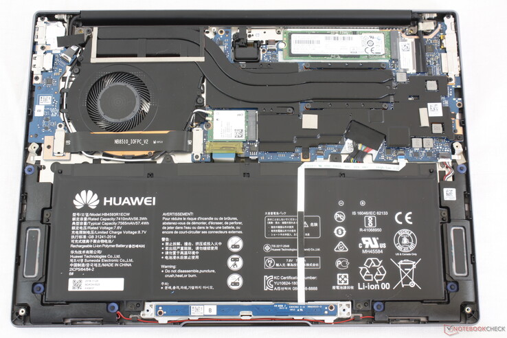 Entrañas accesibles con un diseño interno completamente diferente al del MateBook 13 o MateBook X Pro