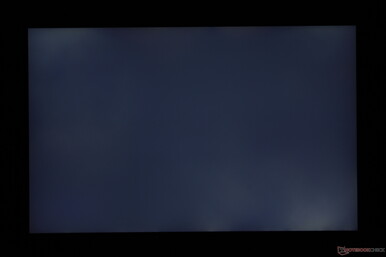 Sangrado de retroiluminación irregular moderado en nuestra unidad de prueba