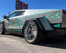 El Cybertruck dually viene con tapas personalizadas (Fuente de la imagen: Red's Miami/IG)