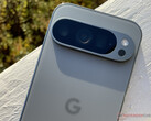 El Pixel 9 Pro es uno de los numerosos dispositivos Pixel elegibles para las actualizaciones Pixel de este mes. (Fuente de la imagen: Notebookcheck)