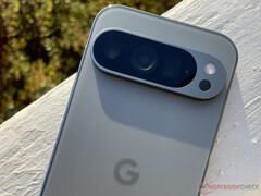 El Pixel 9 Pro es uno de los numerosos dispositivos Pixel elegibles para las actualizaciones Pixel de este mes. (Fuente de la imagen: Notebookcheck)