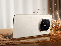 El Huawei Mate X7 cuenta con la certificación IP59 contra el polvo y el agua. (Fuente de la imagen: Huawei)