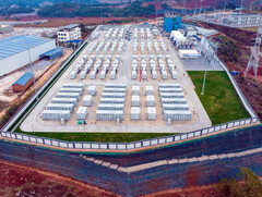 Estación híbrida de almacenamiento de energía con baterías de sodio-litio. (Fuente de la imagen: Xinhua)