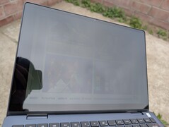 Al aire libre bajo la luz del sol