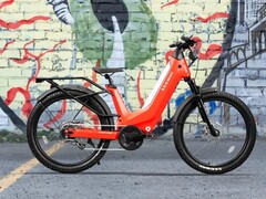 La bicicleta eléctrica Segway Xafari ya está disponible en color rojo carmesí (Fuente de la imagen: Segway)