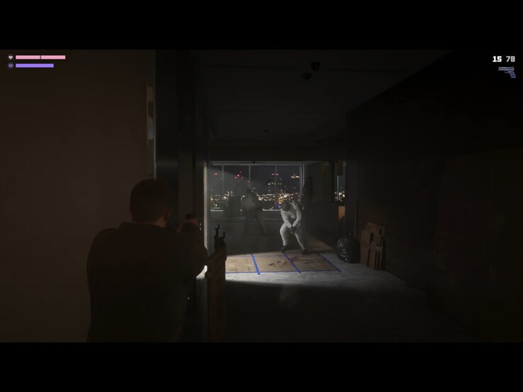 Una captura de pantalla del Extended Look que muestra la huida de Jason y Lucia de un edificio de gran altura.