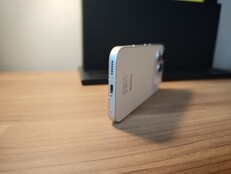 El Honor 600 Pro cuenta con micrófonos estéreo duales 