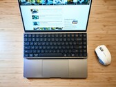 El último teclado de Lofree es relativamente compacto, pero sólo se ofrece en diseño ANSI. (Imagen: Notebookcheck)