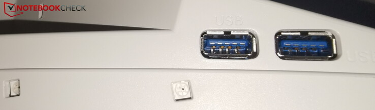 Los dos puertos USB de la parte inferior izquierda