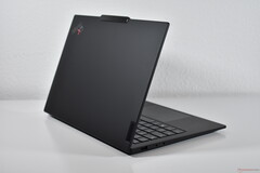 Ahora con touchpad háptico Sensel: El Lenovo ThinkPad X1 Carbon Gen 13 recibe la opción de personalización (fuente de la imagen: Benjamin Herzig/Notebookcheck)