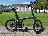 Revisión de la eBike ADO Air 20: Una divertida y ágil bicicleta urbana plegable con transmisión por correa