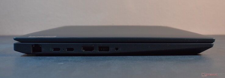 izquierda: RJ45-Ethernet, USB4, USB C 3.1 Gen 2, HDMI 2.1, USB A 3.1 Gen 1, Audio 3.5mm