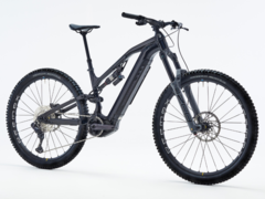 La Decathlon Rockrider E-FEEL 900S Team Edition es una eMTB con suspensión total. (Fuente de la imagen: Decathlon)