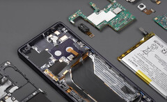 El Xperia 1 IV es relativamente modular una vez que se retira su panel trasero pegado. (Fuente de la imagen: WekiHome)