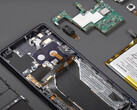 El Xperia 1 IV es relativamente modular una vez que se retira su panel trasero pegado. (Fuente de la imagen: WekiHome)