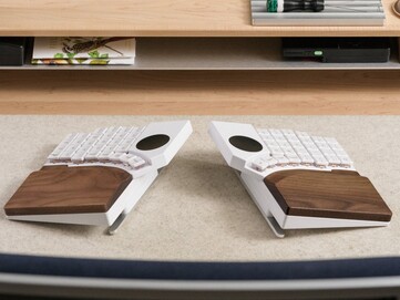 Teclado mecánico inalámbrico dividido MoErgo Go60 con reposamuñecas. (Fuente de la imagen: MoErgo)