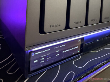 La pantalla integrada del NAS