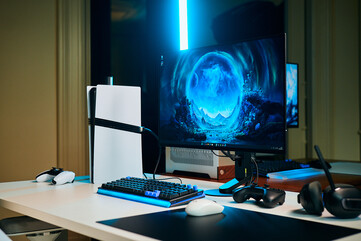 El Sony Inzone M10S II presenta un diseño de soporte compacto y elegante, combinado con un acabado mate del panel, lo que lo convierte en la opción ideal para configuraciones de gaming de sobremesa y consolas de gama alta.