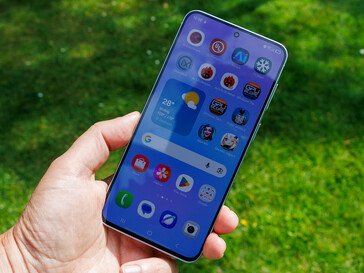 Galaxy A57 al aire libre