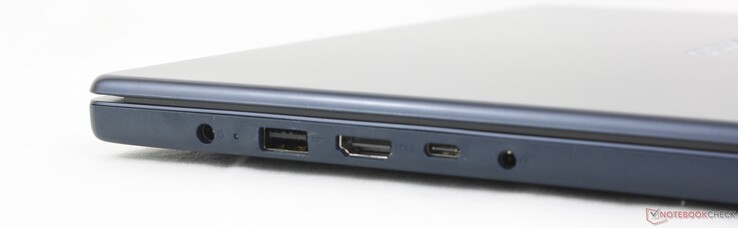 Izquierda: adaptador de CA, USB-A (5 Gbps), HDMI 1.4, USB-C (5 Gbps) con Power Delivery 3.0 + DisplayPort 1.2, auriculares de 3,5 mm