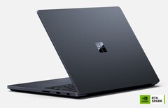 Surface Laptop Ultra. Microsoft quiere que los usuarios de MacBook Pro se cambien a este portátil.