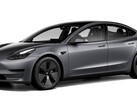 Este Model 3 de color plateado se ofreció de forma gratuita para impulsar las ventas en China (imagen: Tesla)