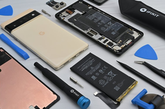 iFixit ha considerado el Pixel 6 Pro como una &#039;bolsa mixta&#039; en cuanto a su reparabilidad. (Fuente de la imagen: iFixit)