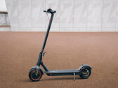 El Xiaomi Electric Scooter 4 Pro es en realidad fabricado por Segway-Ninebot, Mi Electric Scooter Pro en la imagen. (Fuente de la imagen: Xiaomi)