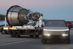 Las proezas de remolque del Cybertruck se han visto en la SpaceX Starbase de Texas. (Fuente de la imagen: Stargazer en YouTube)