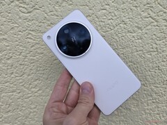 El Oppo Find X8 Ultra (en la imagen) tiene un máximo de 1 TB de almacenamiento, y es posible que eso mismo ocurra con la serie Find X9. (Fuente de la imagen: Notebookcheck)