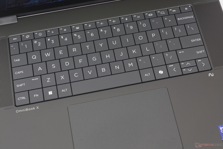 Nuevo diseño del teclado con un espacio más estrecho entre cada tecla y un recorrido generalmente menos profundo