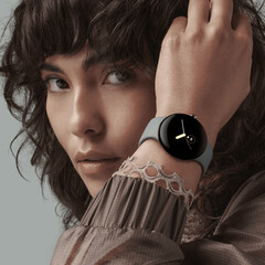 El Pixel Watch se comercializa en dos variantes de conectividad y cuatro colores. (Fuente de la imagen: Google)