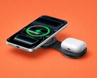 El nuevo cargador 2 en 1 MagFlow de Ugreen se pliega hasta alcanzar el tamaño de la palma de la mano.