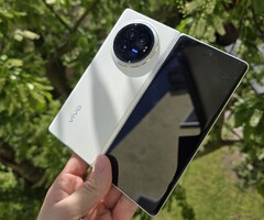 El Vivo X Fold 5 será más ligero que el Vivo X Fold 3 que aparece en la imagen (fuente de la imagen: Notebookcheck)