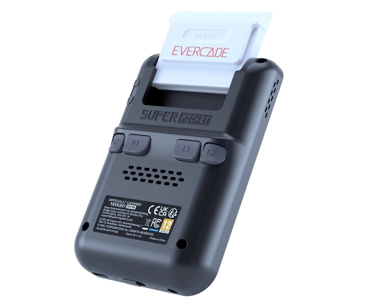 La Super Pocket NeoGeo admite cartuchos (Fuente de la imagen: HyperMegaTech)