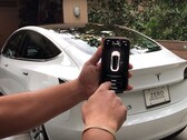 Tesla pone a la venta en Europa y Oriente Medio el Smart Summon actual suavizado (Fuente de la imagen: Héctor Pérez en YouTube)