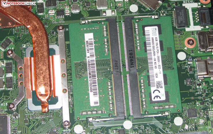 Hay dos bancos de memoria disponibles y la RAM funciona en modo de doble canal.