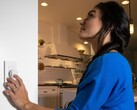 Los amigos de los interruptores inteligentes Hue, como el Lutron Aurora, tienen nuevas funciones. (Fuente de la imagen: Lutron)