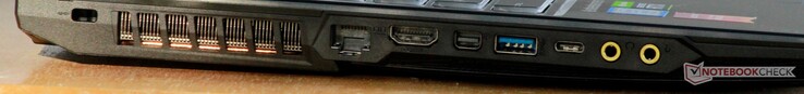 Izquierda: Ventilación, Ethernet, HDMI 1.4, mini-DisplayPort 1.2, USB 3.1 Gen 1 Type-A, USB 3.1 Gen 1 Type-C, Salida de auriculares, Entrada de micrófono