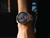 La descarga de la versión de software 19.18 puede activarse manualmente pulsando "Buscar actualizaciones" en el menú de ajustes de la unidad Forerunner 965. (Fuente de la imagen: Garmin)