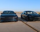 El cara a cara definitivo del dedan eléctrico: el Lucid Air de 250.000 dólares se enfrenta al Tesla Model S Plaid de 111.000 dólares. (Fuente de la imagen: Edmunds Cars vía YouTube)