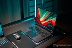 El 2025 ROG Strix Scar 16 es un portátil muy decente para la edición de fotos y vídeo