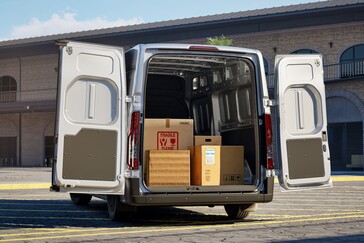 En su configuración superior, la furgoneta de carga eléctrica Transit City ofrece una capacidad de carga útil de unas 2.800 libras.