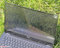 ZenBook al aire libre (tomado a la luz del sol)